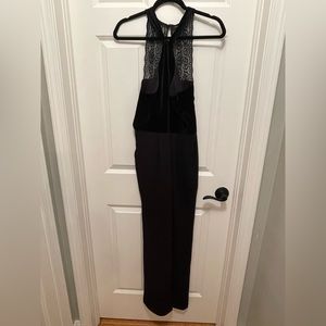 NWT women’s sz 10 pantsuit BLK Versona Spease lace/velvet sleeveless